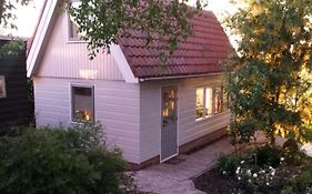 Very Nice Cottage In Durgerdam, With Private Garden, Free Parking, Pets Allowed